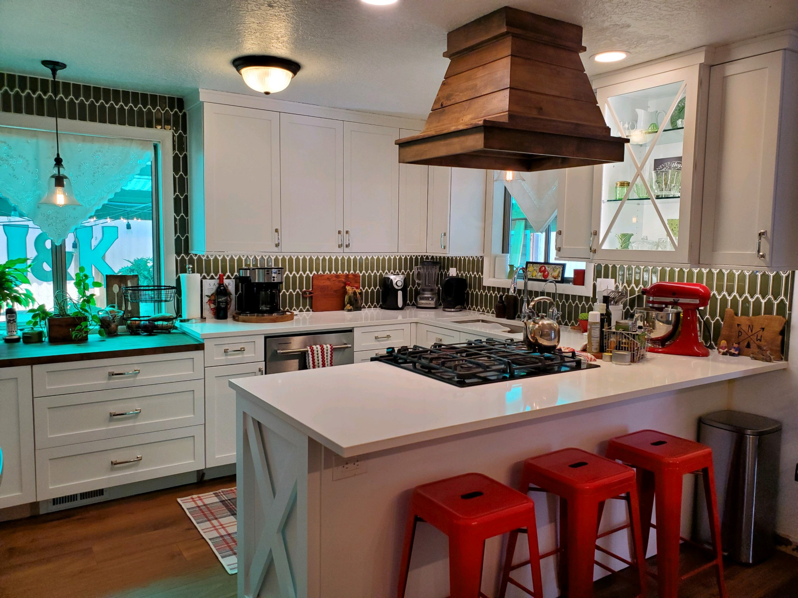 Traditional White Farmhouse