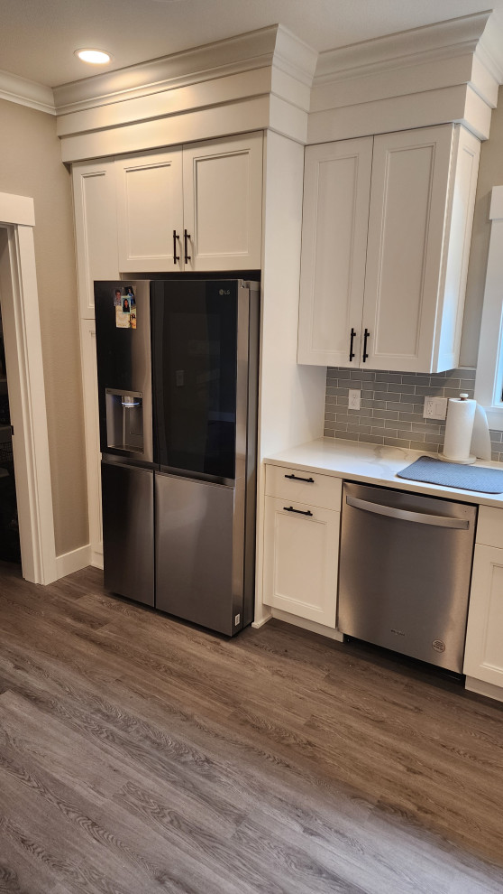 Elegance in White Stepped Shaker