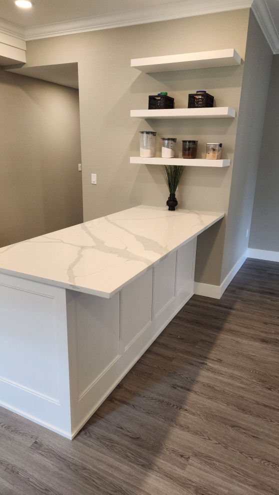 Elegance in White Stepped Shaker