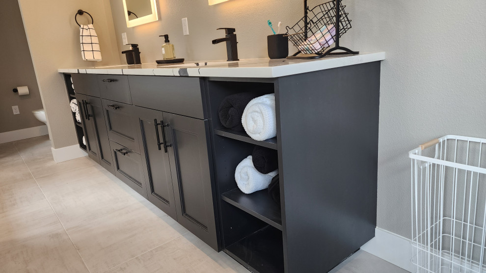 Elegance in White Stepped Shaker