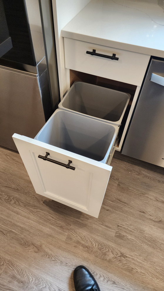 Elegance in White Stepped Shaker