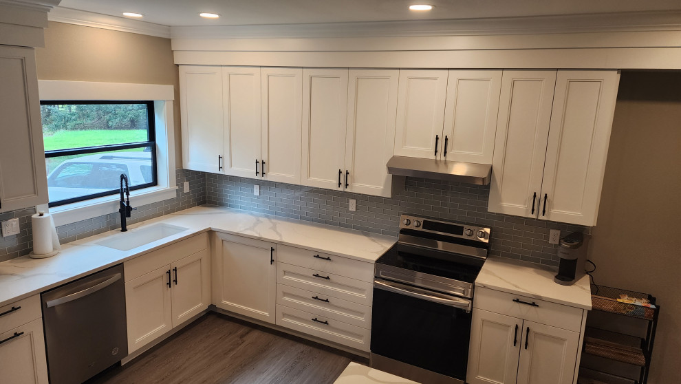 Elegance in White Stepped Shaker