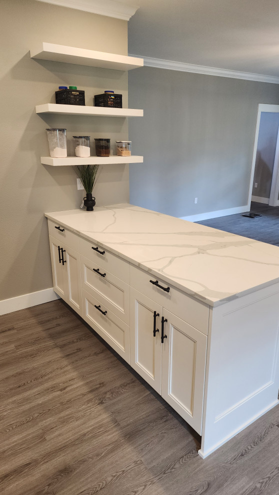Elegance in White Stepped Shaker