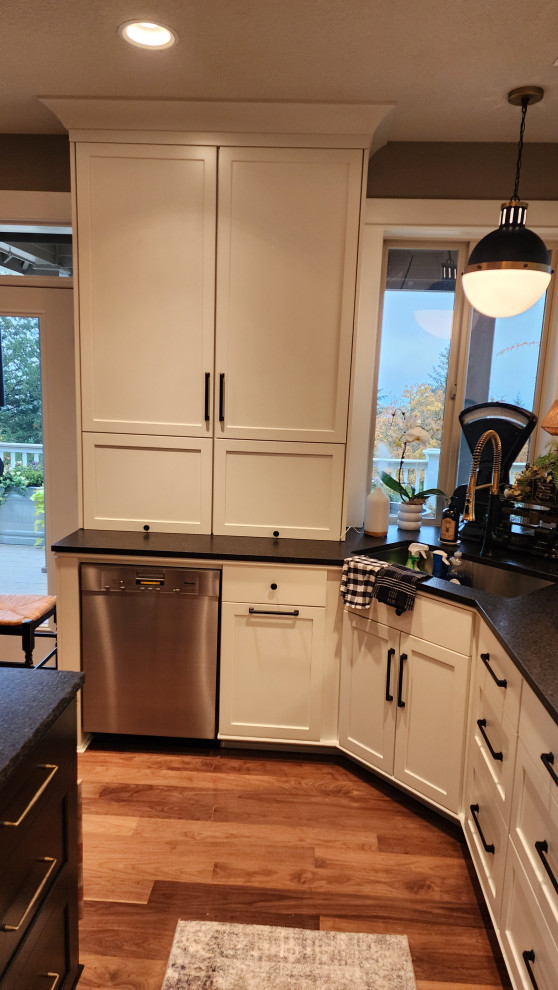 Simple Beauty with Style in the Portland Hills