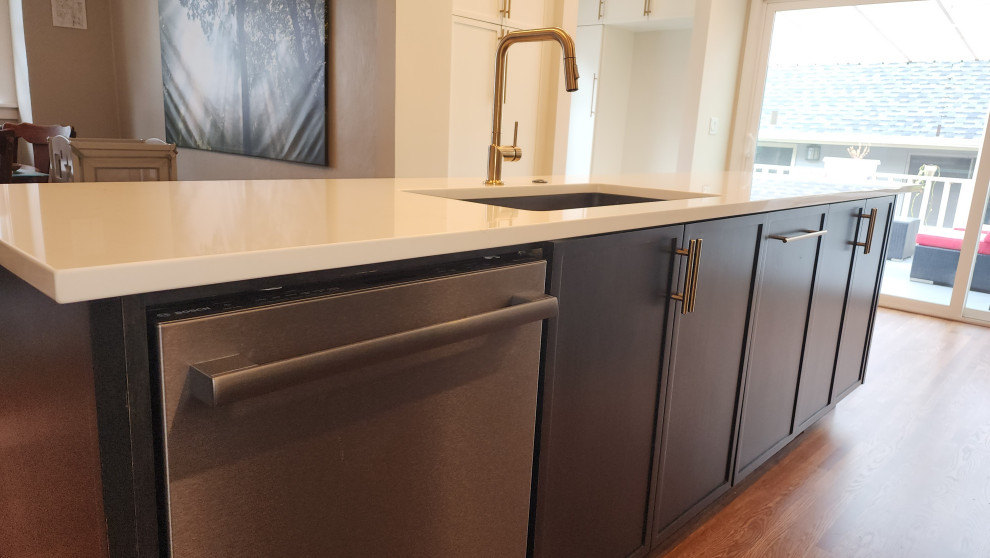 Narrow Shaker with Hints of Mid-Century Flair